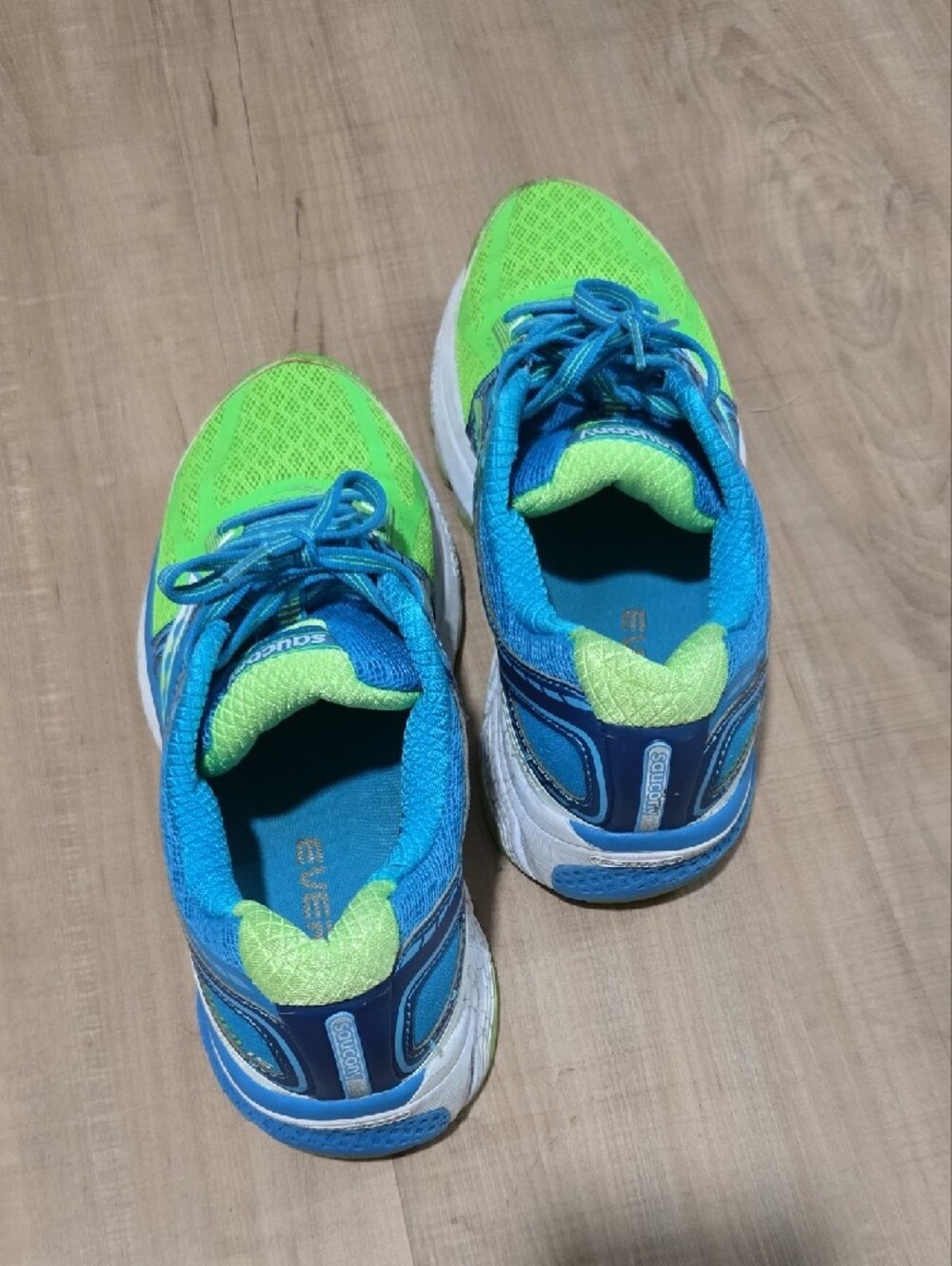 Saucony Neon Green and Blue Running Sneakers - Picture 4 of 4